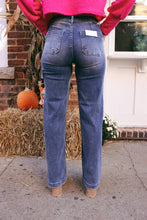 Load image into Gallery viewer, Get Goin&#39; High Rise Cargo Jeans
